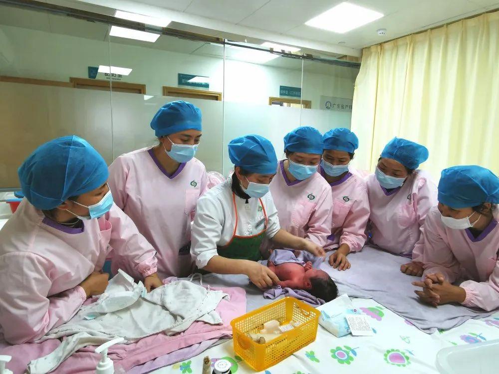 新蔡县妇婴监护型护送